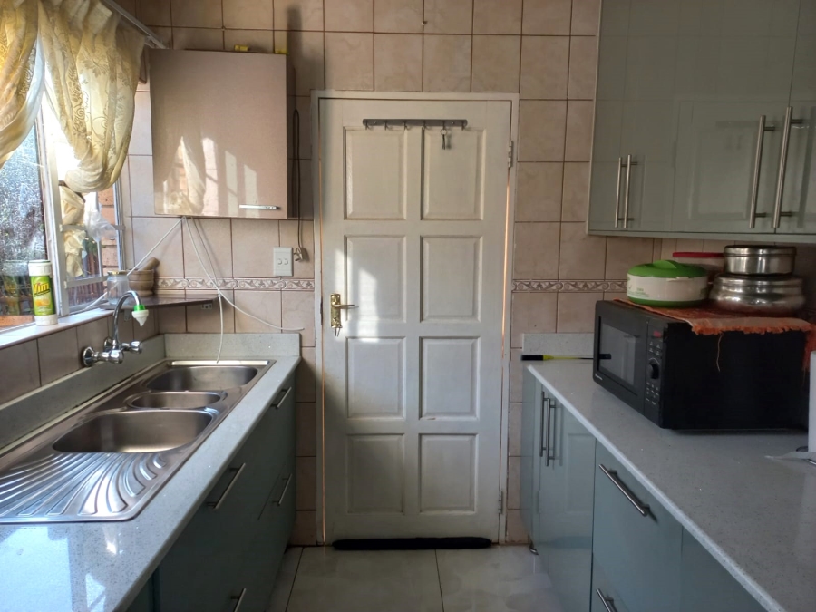 3 Bedroom Property for Sale in Safari Gardens North West